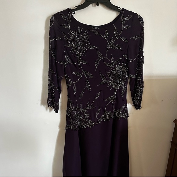 BEADED GOWN with 3/4 sleeve Worn only 4 hours - Picture 2 of 8